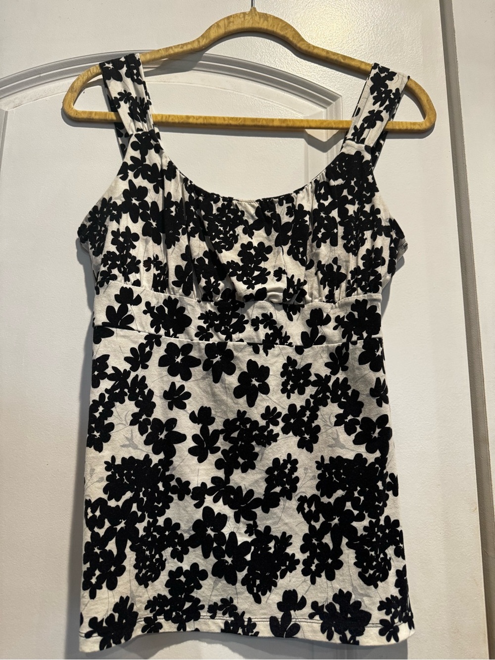 Ann Taylor Floral Sleeveless Top Women’s Medium Black White